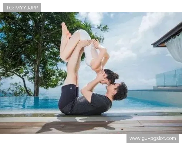 和对象边打视频边游戏互动增进感情的甜蜜日常分享